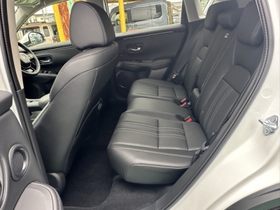 ZR-V(ホンダ)登録済未使用車 後席内装