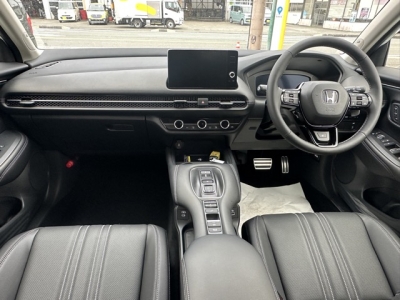 ZR-V(ホンダ)登録済未使用車 後席から見た前席