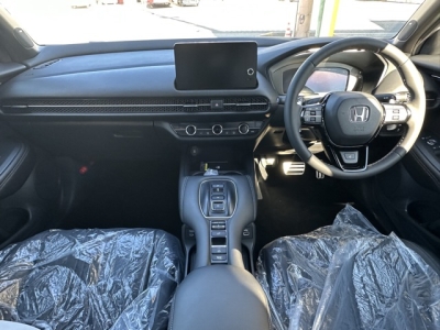 ZR-V (ホンダ)登録済未使用車 後席から見た前席