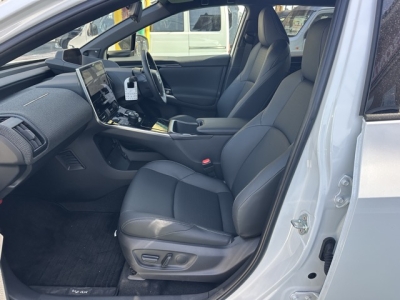 bZ4X(トヨタ)中古車 前席内装
