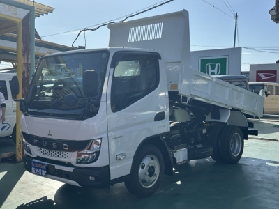 キャンター(三菱)登録済未使用車 前方