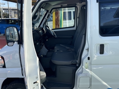 ミニキャブミーブ(三菱)レンタＵＰ 前席内装