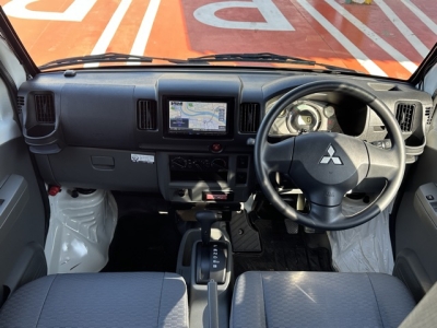 ミニキャブミーブ(三菱)レンタＵＰ 後席から見た前席