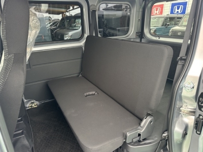 サンバーバン(スバル)中古車 後席内装