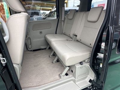 NV100クリッパーリオ(ニッサン)中古車 後席内装