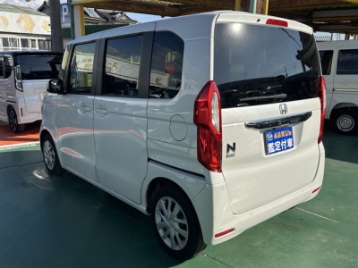 N-BOX(ホンダ)中古車 後方