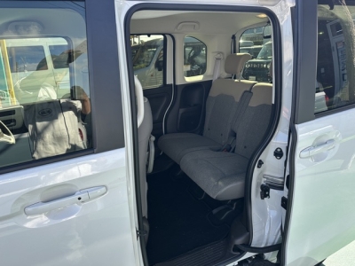 N-BOX(ホンダ)中古車 後席内装