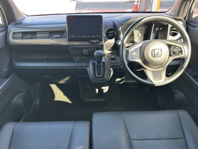 N-WGN(ホンダ)レンタＵＰ 後席から見た前席