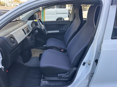 アルト(スズキ)中古車 前席内装