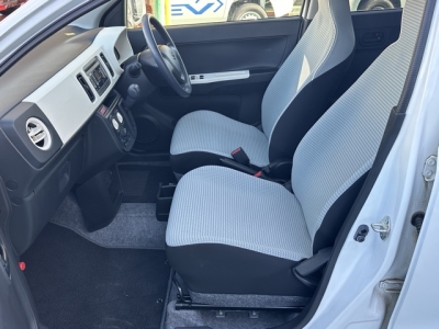 アルト(スズキ)中古車 前席内装