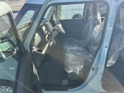 ワゴンＲスマイル(スズキ)届出済未使用車 前席内装