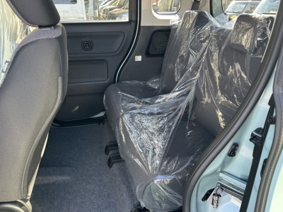 ワゴンＲスマイル(スズキ)届出済未使用車 後席から見た前席