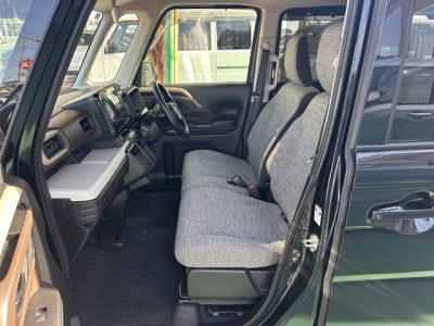 新型スペーシアのOEM(スズキ)中古車 前席内装