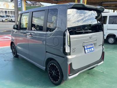 新型N-BOX(ホンダ)届出済未使用車 後方