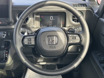 新型N-BOX(ホンダ)届出済未使用車 内外装写真