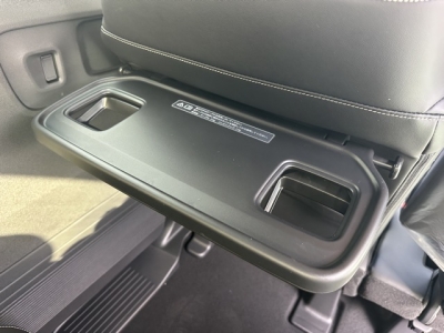 新型N-BOX(ホンダ)届出済未使用車 内外装写真他１