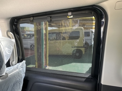 ルークス(ニッサン)届出済未使用車 後席から見た前席