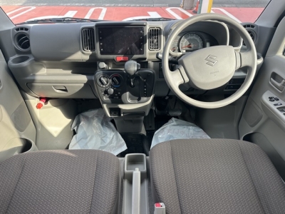 エブリイバン(スズキ)中古車 後席から見た前席