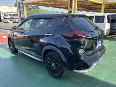 キックス(ニッサン)中古車 後方