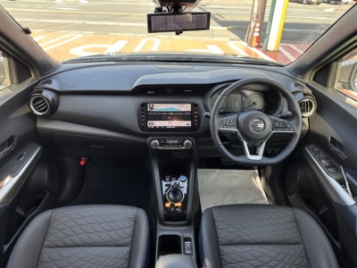 キックス(ニッサン)中古車 内外装写真