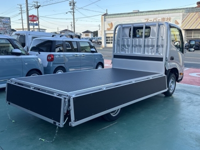 ダイナトラック(トヨタ)登録済未使用車 内外装写真他２