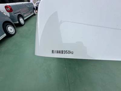 サンバーバン(スバル)中古車 内外装写真他２