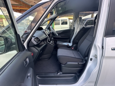 セレナ(ニッサン)中古車 後方