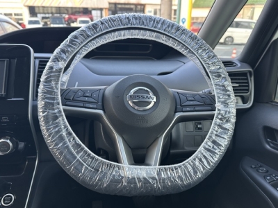 セレナ(ニッサン)中古車 後席内装