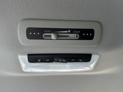 セレナ(ニッサン)中古車 内外装写真他