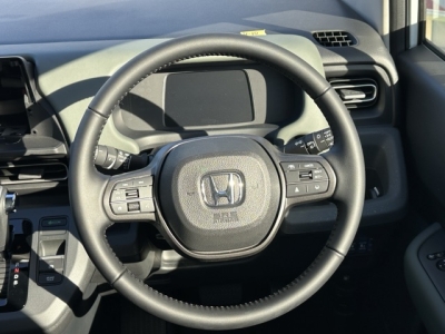 新型フリード(ホンダ)登録済未使用車 内外装写真