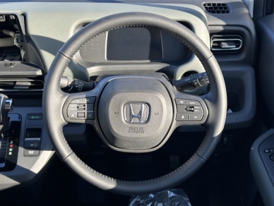 新型フリード(ホンダ)登録済未使用車 内外装写真