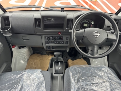 ミニキャブミーブのＯＥＭ(三菱)中古車 後席から見た前席