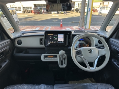 ワゴンＲスマイル(スズキ)届出済未使用車 後席から見た前席