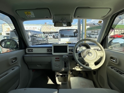 ラパン(スズキ)中古車 後席から見た前席