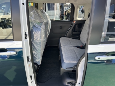 ムーヴキャンバス(ダイハツ)届出済未使用車 後席内装