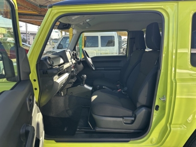 ジムニー(スズキ)届出済未使用車 前席内装