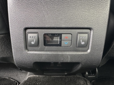 アウトランダーPHEV(三菱)中古車 内外装写真他