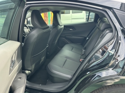 プリウス(トヨタ)登録済未使用車 後席内装