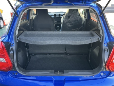 スイフトスポーツ(スズキ)登録済未使用車 内外装写真他２