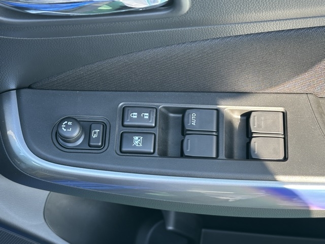 スイフト(スズキ)登録済未使用車 13