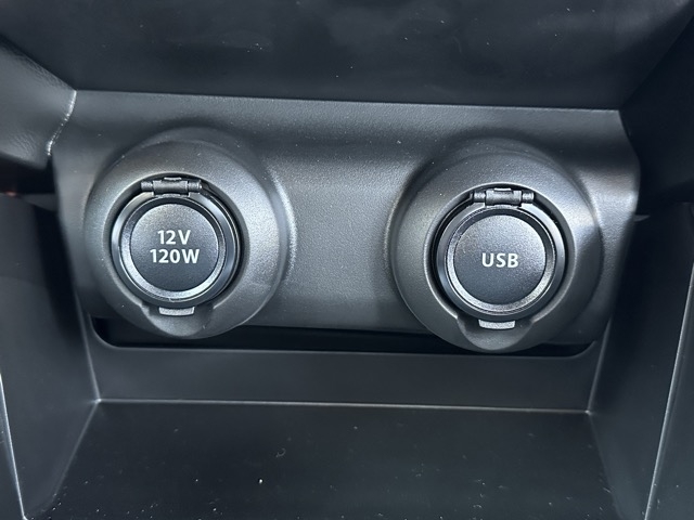 スイフト(スズキ)登録済未使用車 16