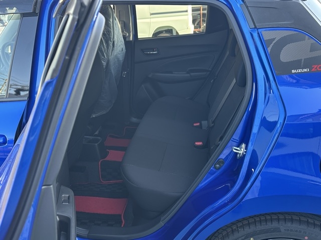 スイフト(スズキ)登録済未使用車 4