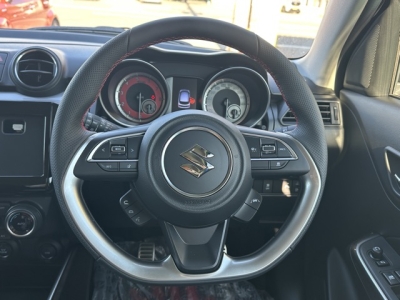 スイフトスポーツ(スズキ)登録済未使用車 内外装写真