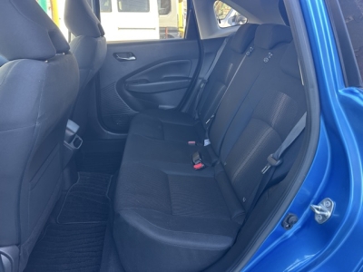 ノート(ニッサン)中古車 後席内装