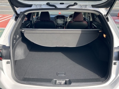 レヴォーグ(スバル)中古車 内外装写真他２