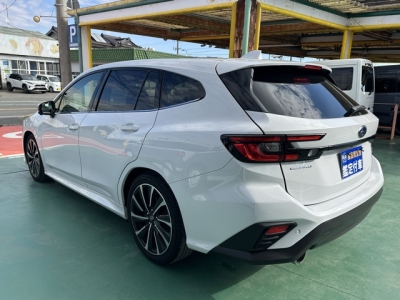 レヴォーグ(スバル)中古車 後方