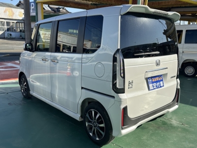 新型N-BOX(ホンダ)届出済未使用車 後方