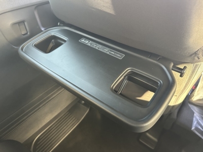 新型N-BOX(ホンダ)届出済未使用車 内外装写真他１