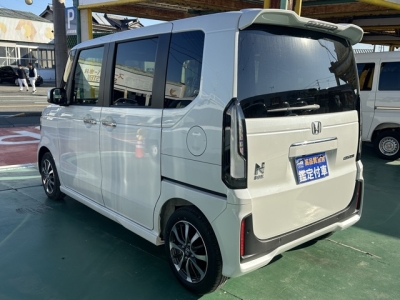 新型N-BOX(ホンダ)届出済未使用車 後方