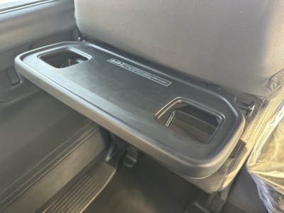 新型N-BOX(ホンダ)届出済未使用車 内外装写真他